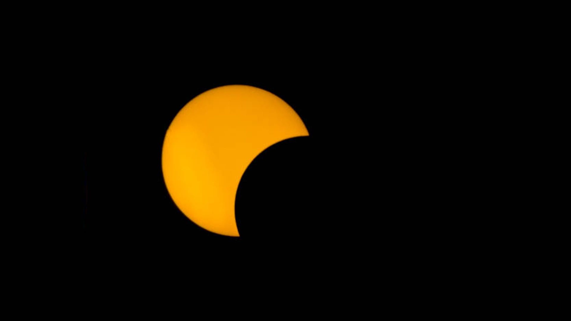 Surya Grahan 2022 solar eclipse on diwali and govardhan puja 25 october know sutak kaal savdhaniya all details