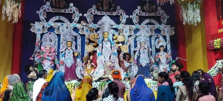 As soon as the doors opened, devotees came to see Maa Durga with cheers.