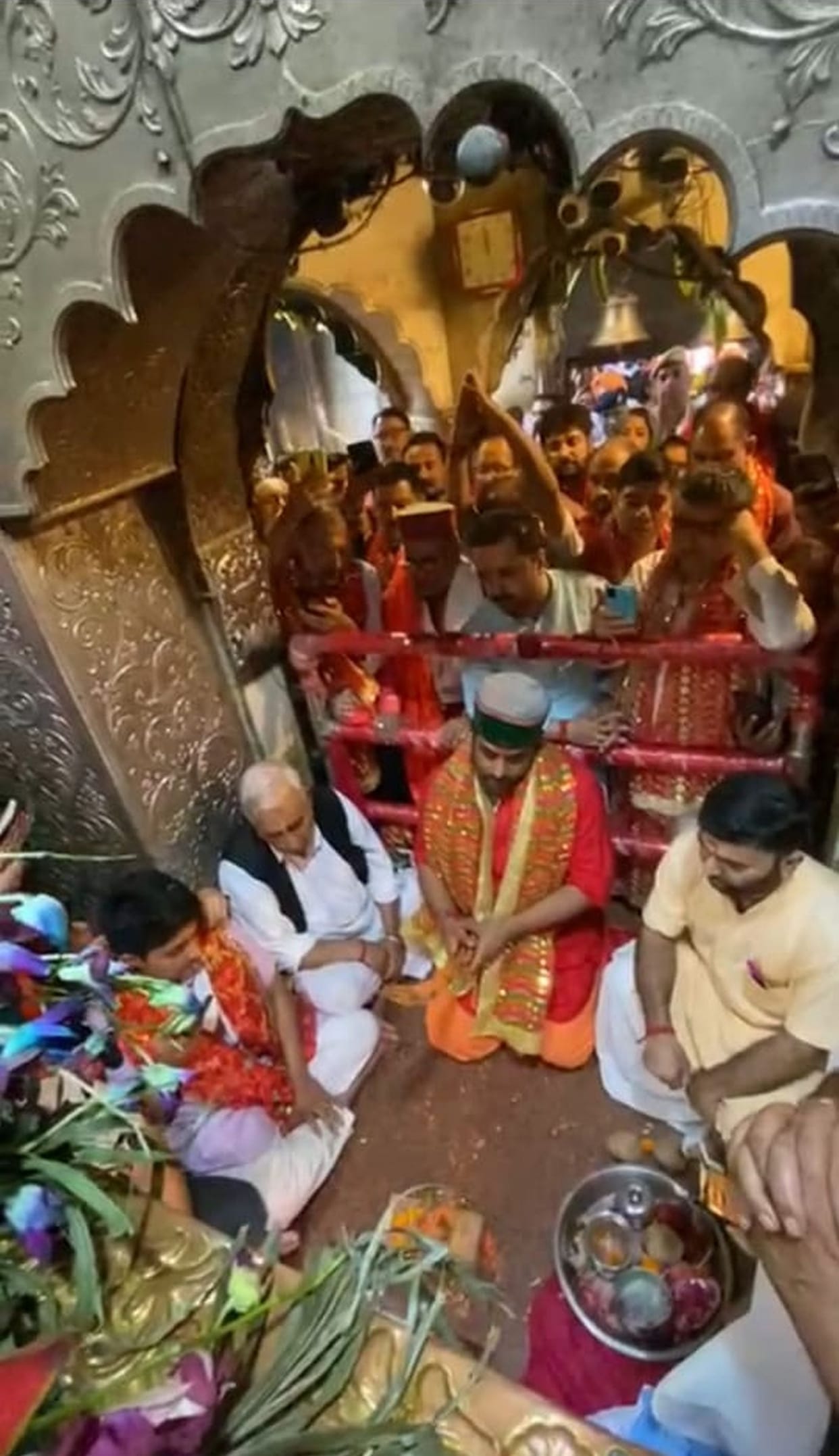 thousands piligrim take darshan in chitpurnai temle