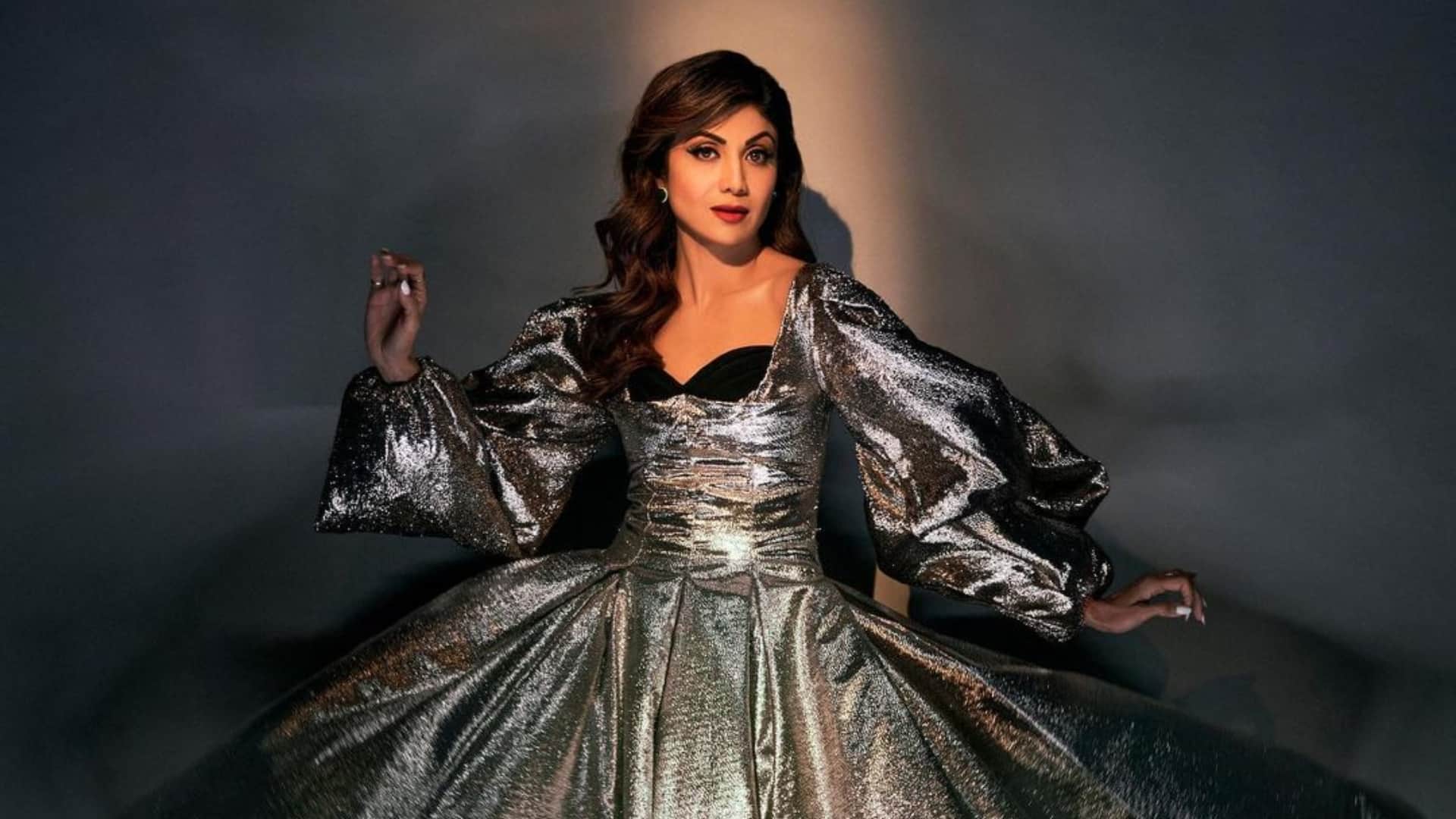 Shilpa Shetty Raj Kundra Performed Kanya Pujan at home with daughter shamisha and kids on durga ashtami 2022