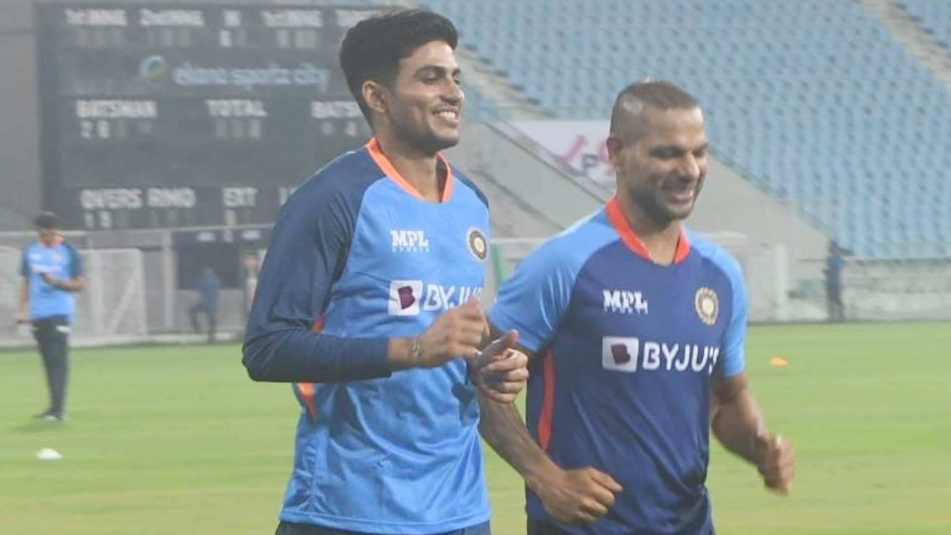 IND vs SA: Team India reached Lucknow for the ODI series, Shubman Gill, captain Dhawan were seen practicing