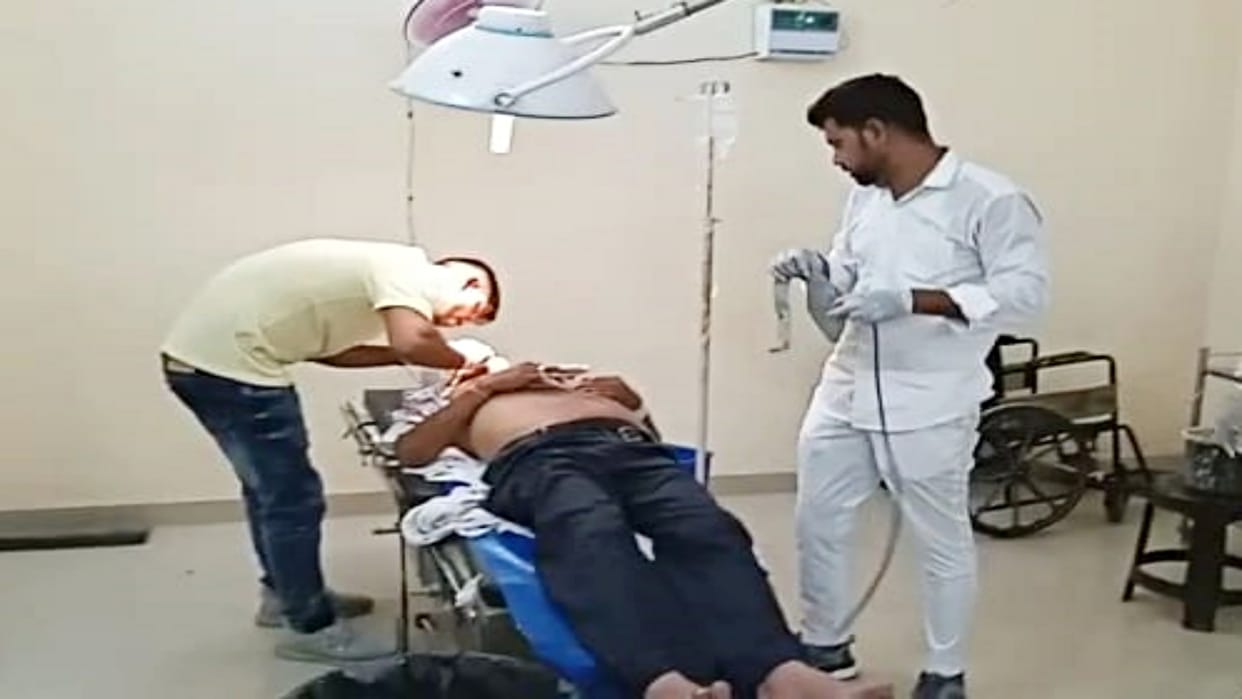 Truck hit car in Churu Three injured including MTO working in police line