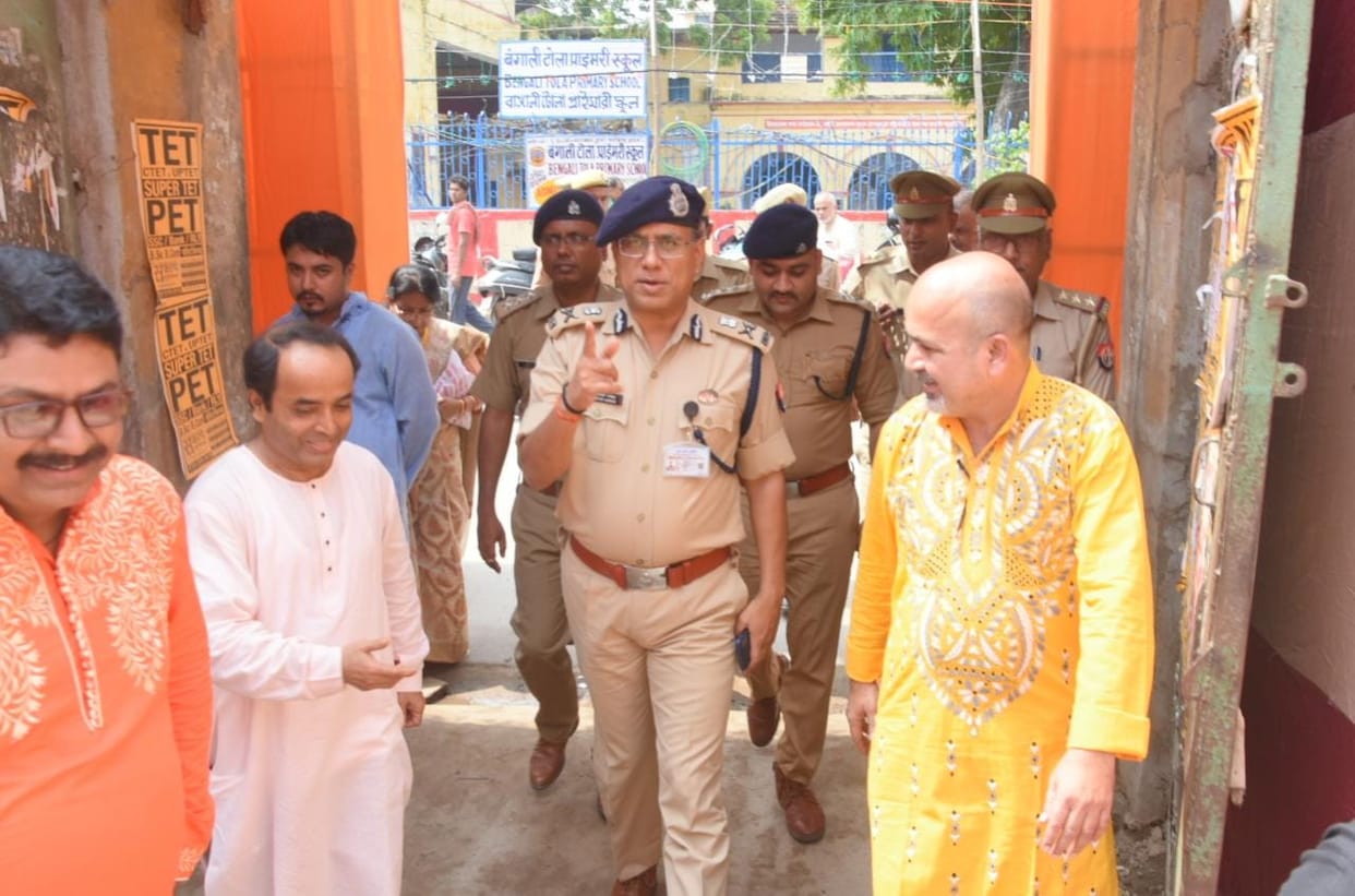 Action after Bhadohi fire Police officers arrived at durga puja pandals of Varanasi