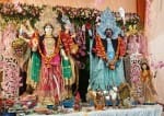 फोटो-18-गोंडा के ठठेरी बाजार में स्थापित मां की प्रतिमा। -संवाद