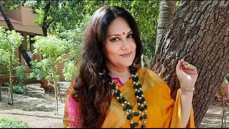 Actress Deepika Chikhalia Birthday Know Some Unknown Facts About Ramayan Sita