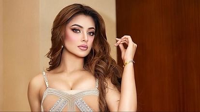 Actress Urvashi Rautela Wished Happy Birthday with Flying Kiss to Rishabh Pant See in Video