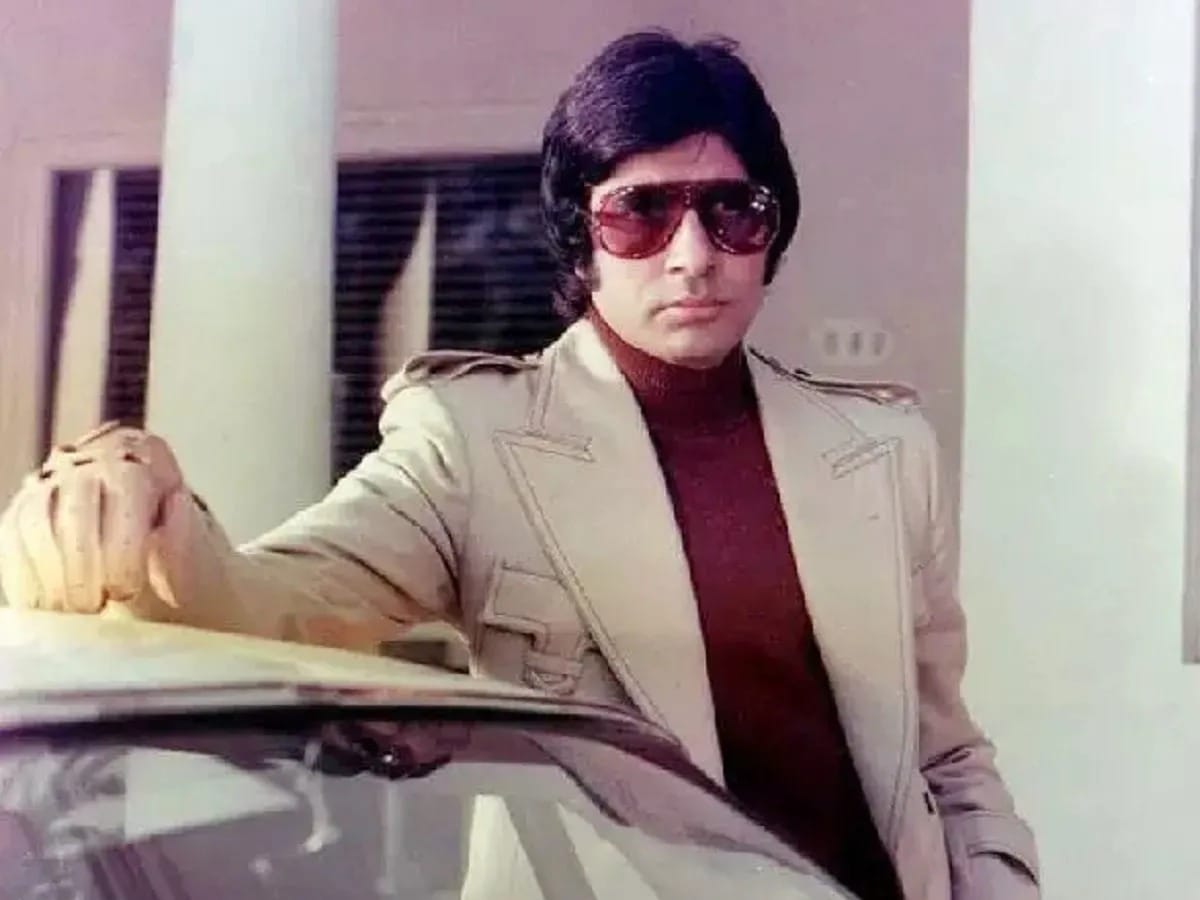 Bollywood Gossips amitabh bachchan don Khaike Paan Banaras Wala originally written for Devanand banarasi babu