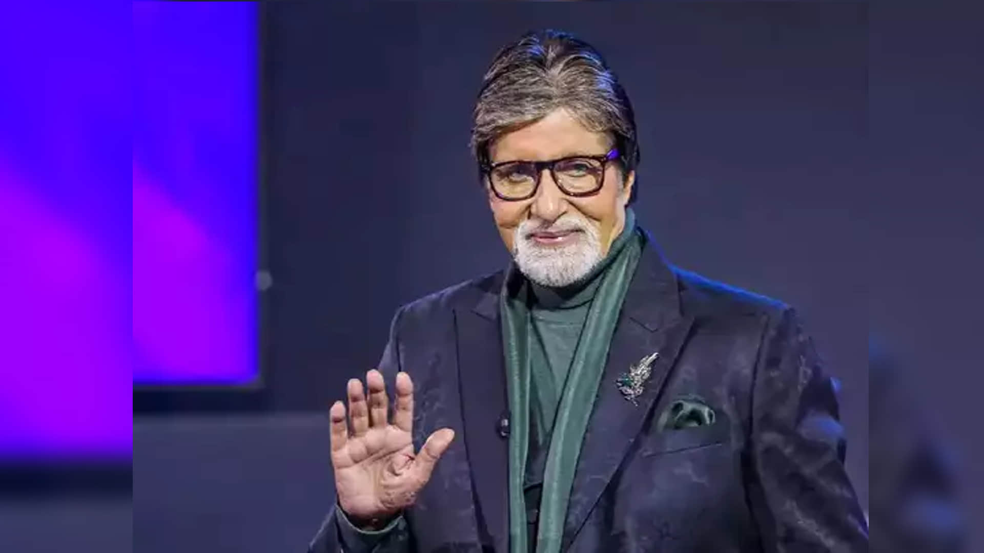 Amitabh Bachchan Birthday know the reason behind Big B Name Vijay in 22 movies from zanjeer to shahenshah Rann