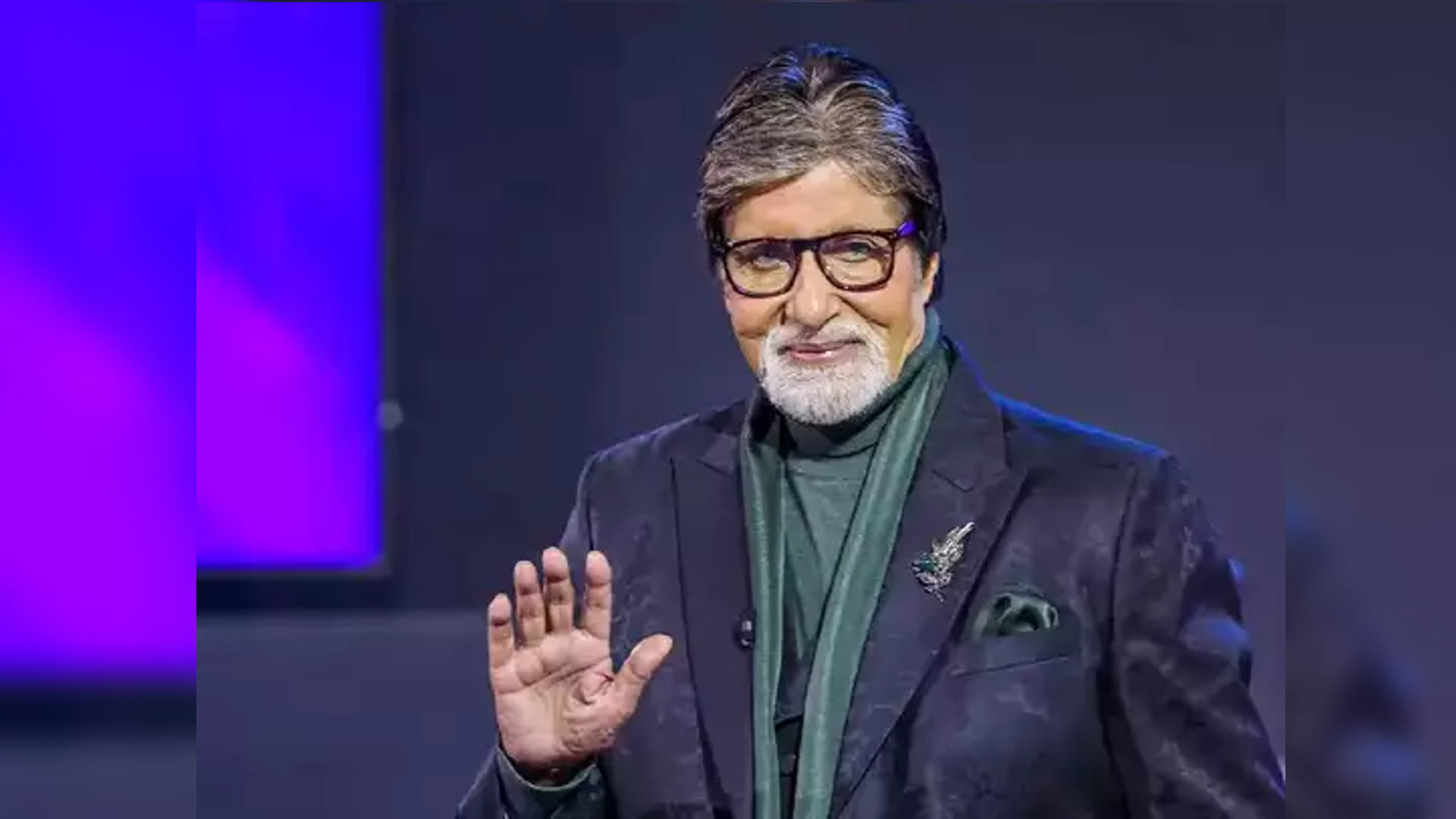 amitabh bachchan birthday actor statue at madame tussauds museum