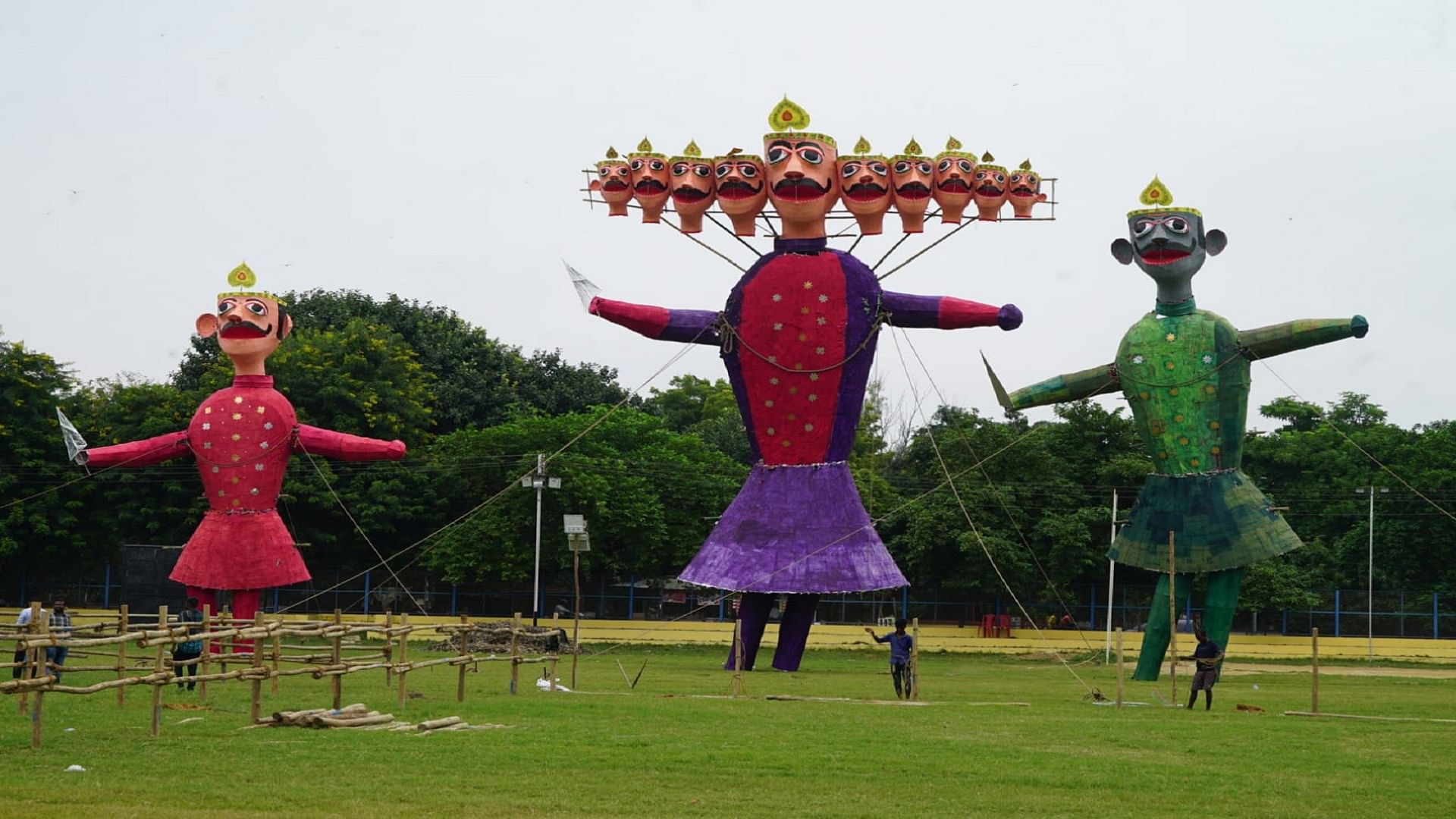 Dussehra Fair In Bareka The Effigy Of Muslim Family Has Been Built Or Three  Generations 70 Feet Rawan - Amar Ujala Hindi News Live - बरेका में दशहरा  मेले की तैयारी पूरी:मुस्लिम