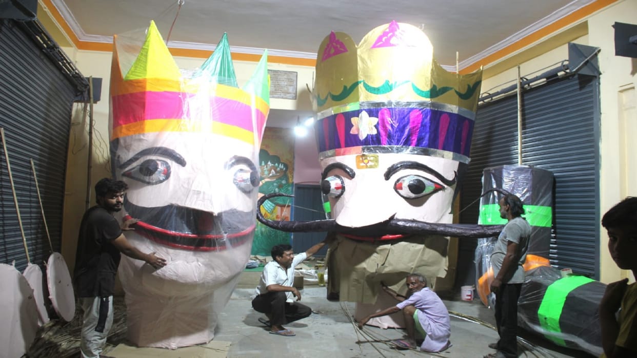 Arshad family has been making an effigy of Ravana for 48 years in Moradabad