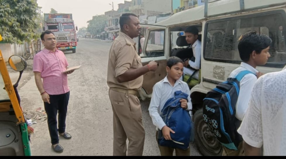 Banda: 13 children found in auto, ARTO arrested
