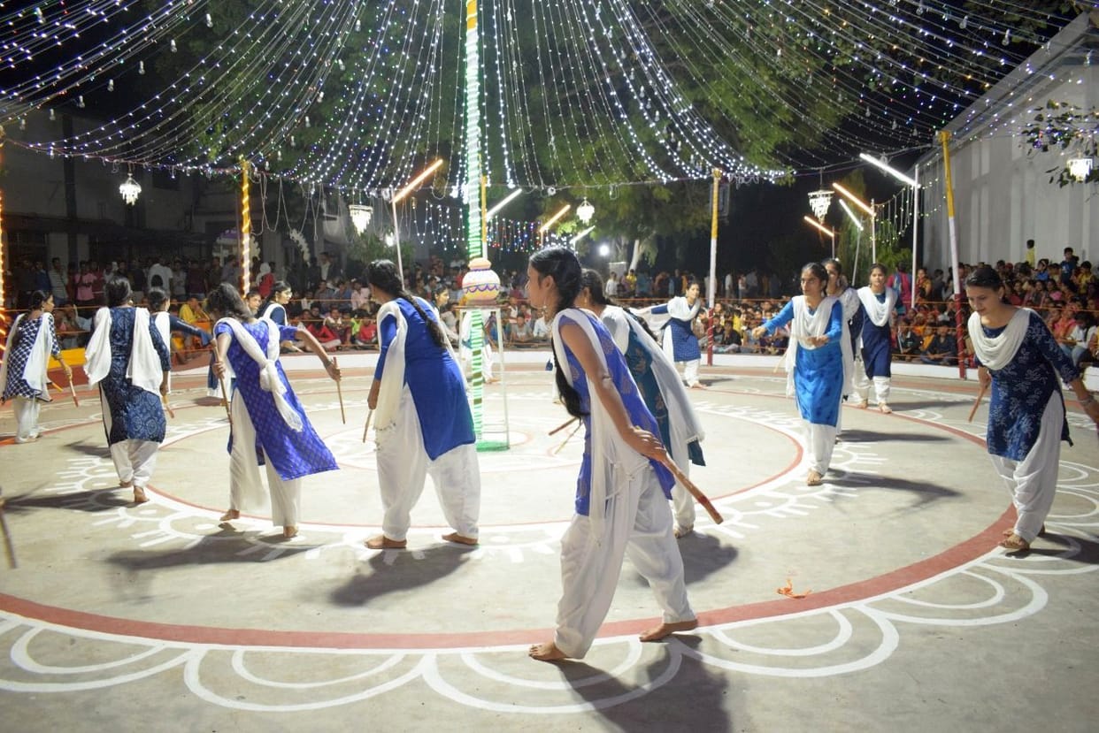 Chitrakoot: Dandiya and Garba programs at many places and Kanya Bhoj