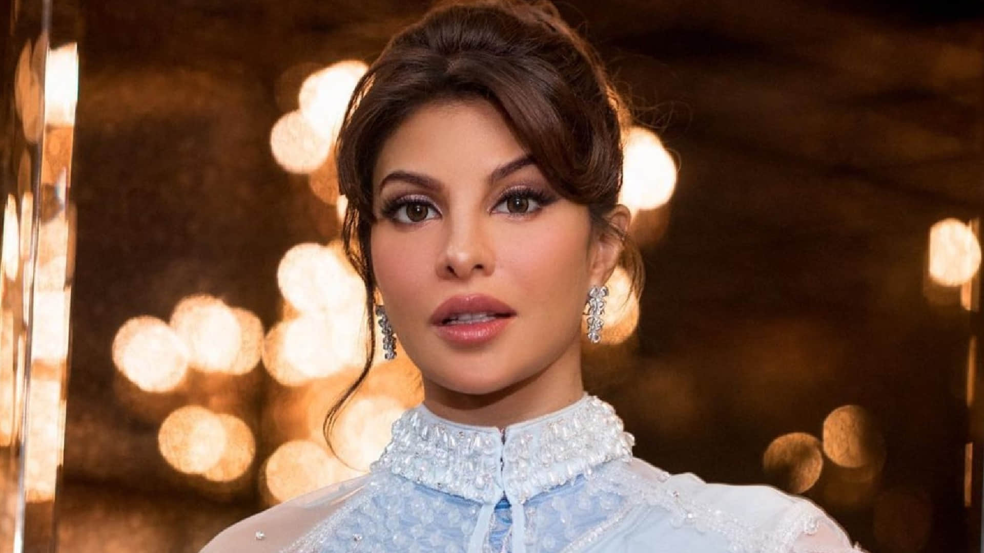Jacqueline Fernandez trolled for sharing beach cleaning photos, user says will sukesh chandrasekhar give money