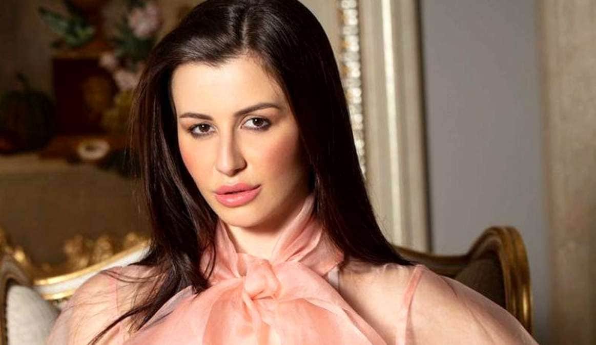 Arbaaz khan girlfriend Georgia Andriani Maid demands 70 lakh for washing dishwash video went viral on internet