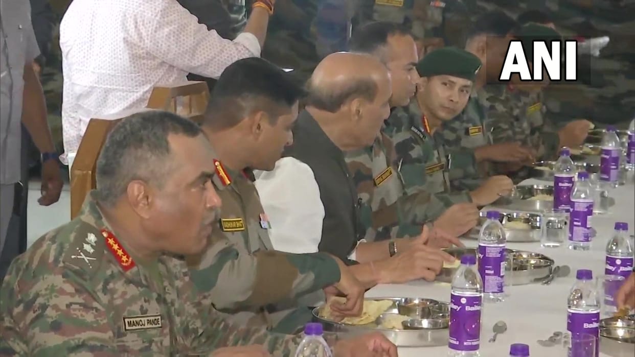 Defense Minister Rajnath Singh Dehradun Visit Today will Celebrate Dussehra With Soldiers On China Border