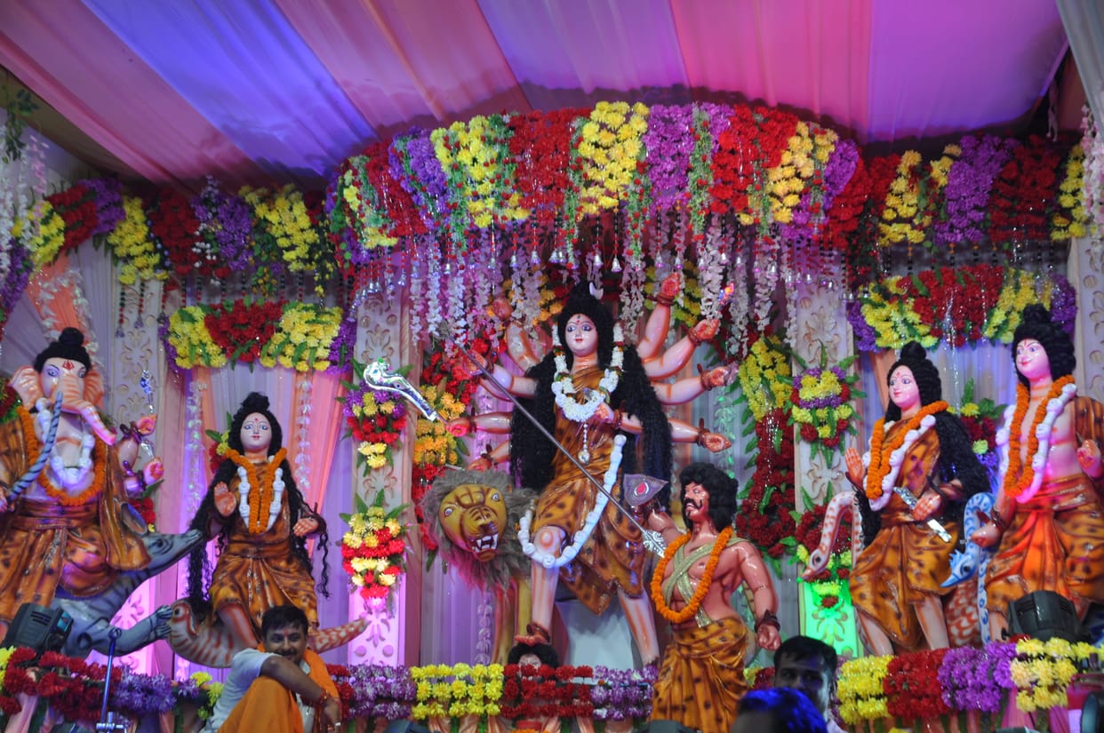 There was chaos in Durga pandals till late evening