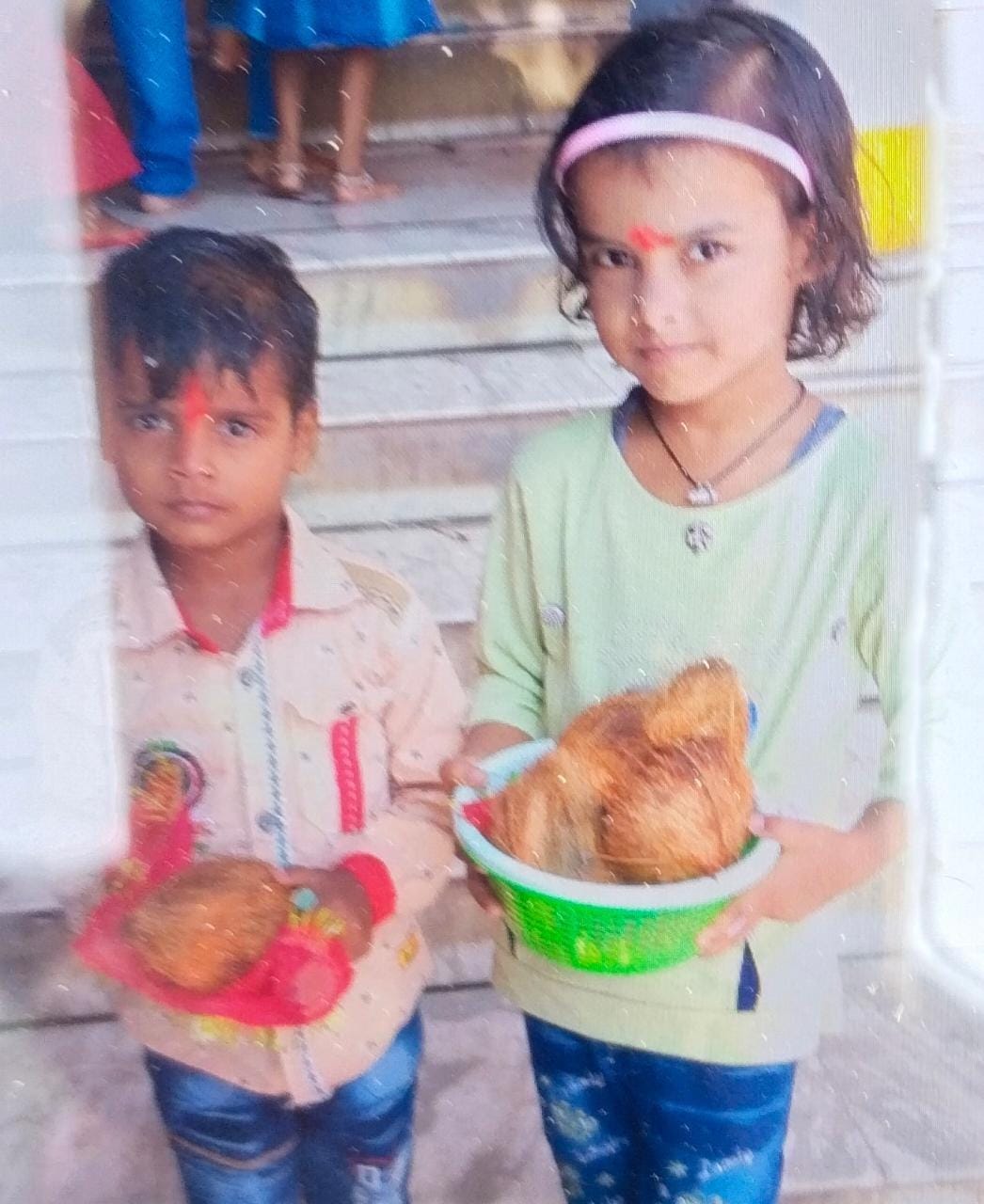 Innocent brothers and sisters drowned in the pond while playing, both died
