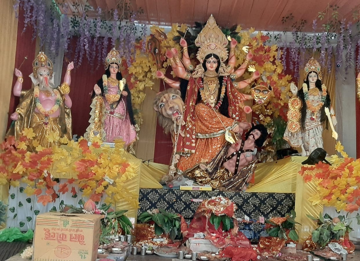 Devotees worshiped amidst chanting