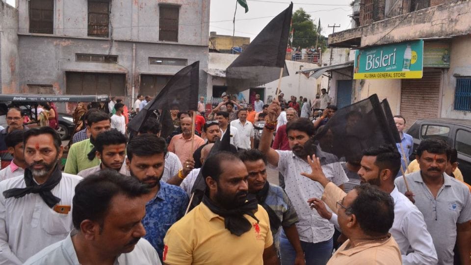 barricading in 500 meters radius of Taj Mahal after the order of Supreme Court
