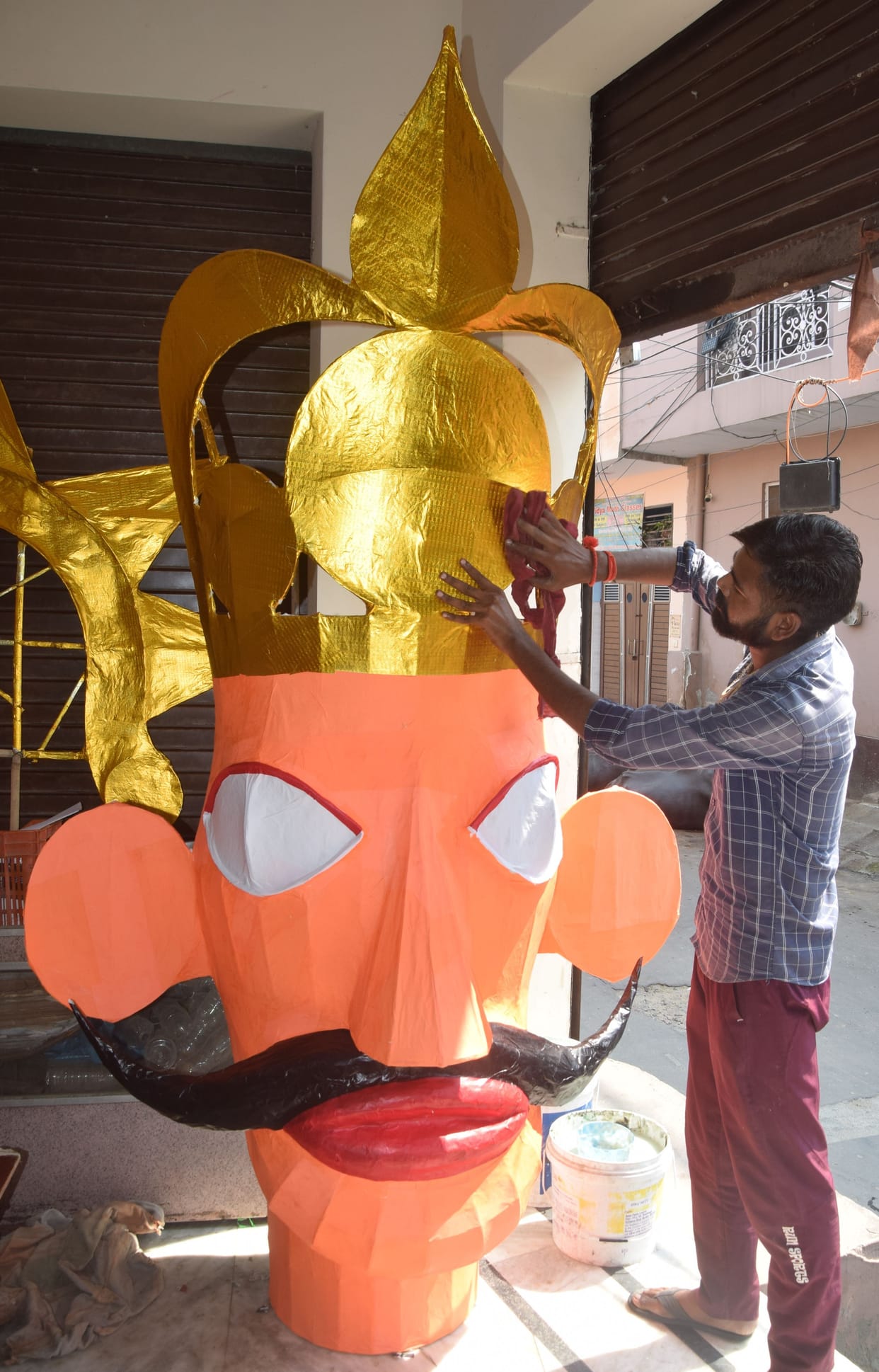 Raju Ravana's family has been making effigies of Ravana, Meghnad and Kumbhakaran for four generations.