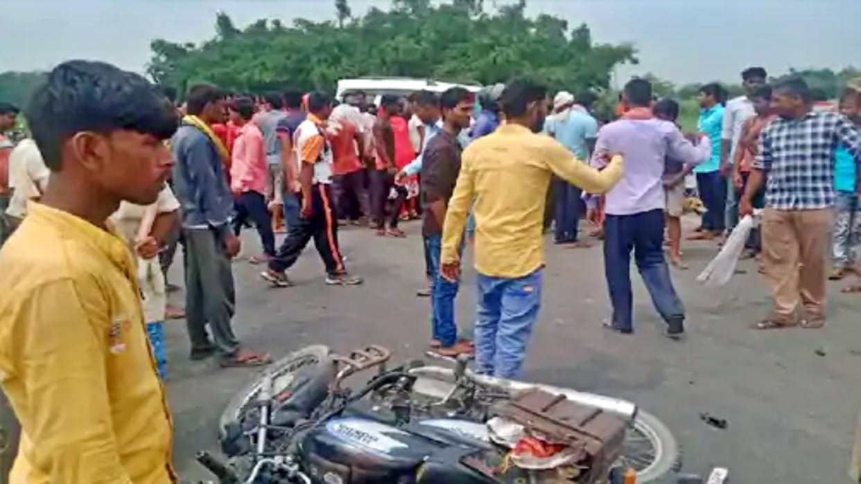 Father and son die road accident in Chhindwara