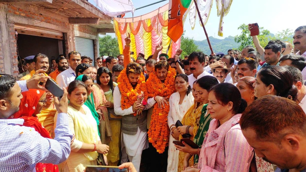 Union Minister Anurag Thakur gave a gift of Rs 10.88 crore