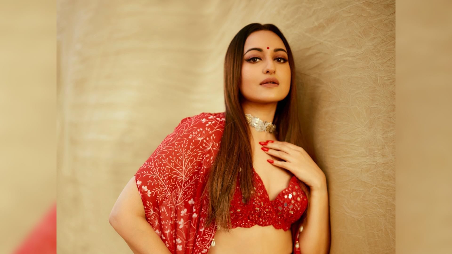 deepika padukone to sonakshi sinha actress flaunts her beautiful nails see pics