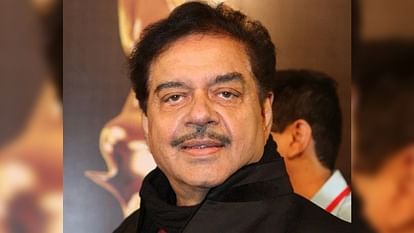 Shatrughan Sinha pens special note for daughter Sonakshi Sinha on her 36 birthday shares photos on internet