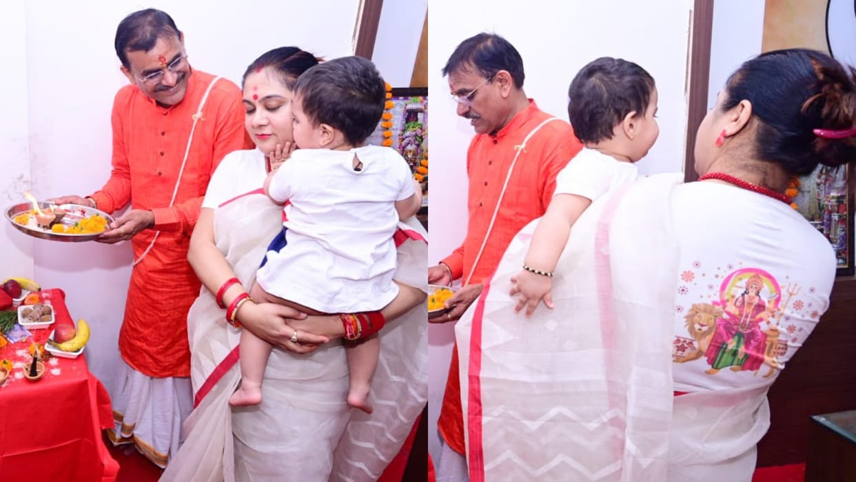Picture of Maa Durga on blouse wife of BJP state president VD Sharma in Madhya Pradesh