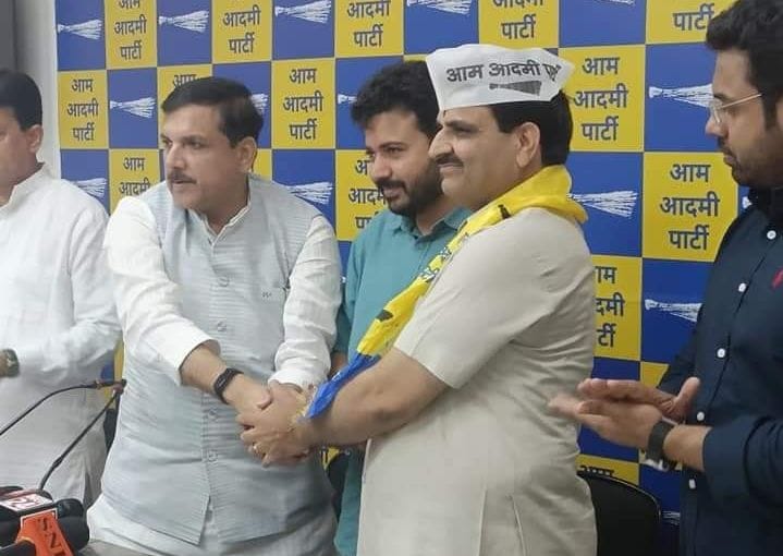 BJP Leader rakesh chopra Join Aam aadmi party in delhi