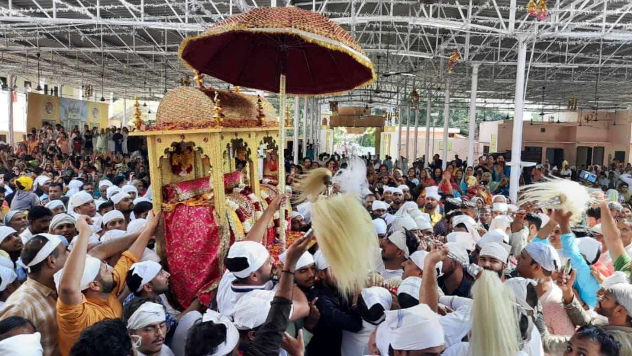Muzaffarnagar: On the occasion of 50th Golden Jubilee, Shreeji's ride taken out with pomp
