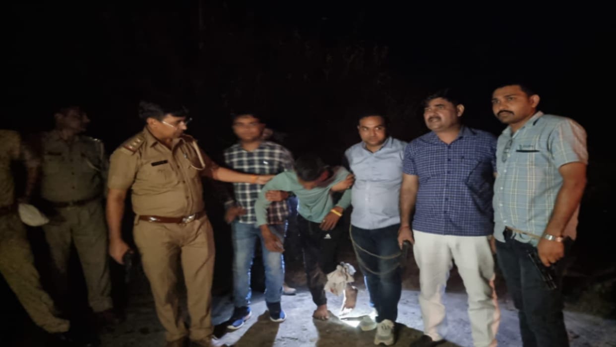 Baghpat: miscreant who robbed a cloth trader was shot in a police encounter, three arrested