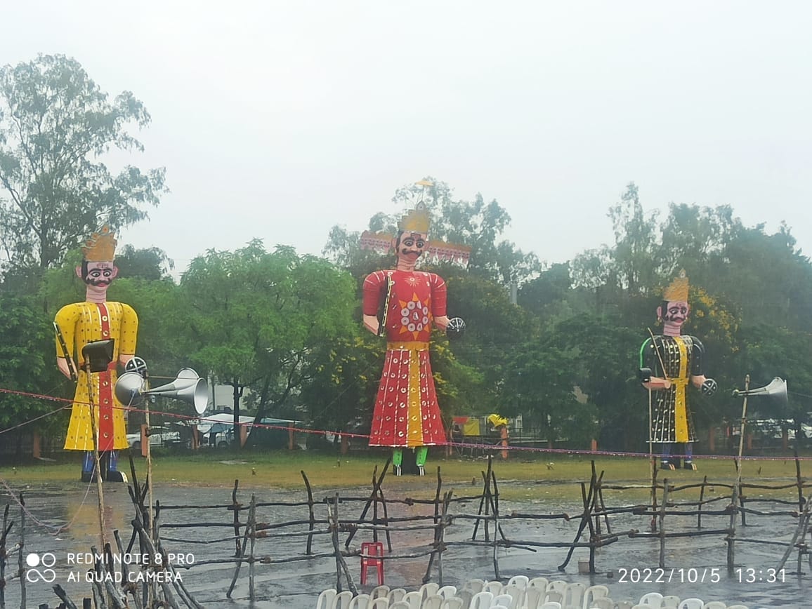 Rain-soaked effigies of Ravana, Kumbhakaran, Meghnath in Bhopal