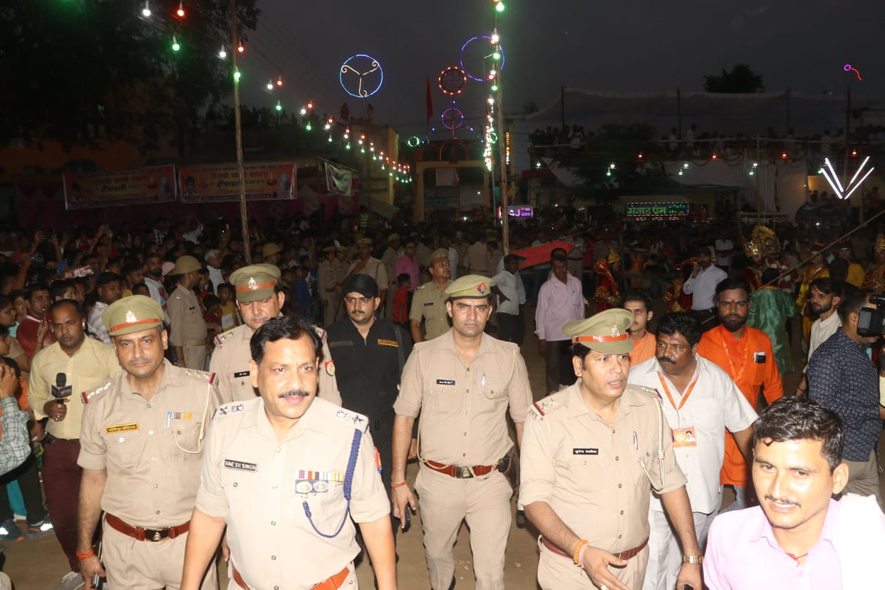 Police and PAC were deployed in Dussehra fair