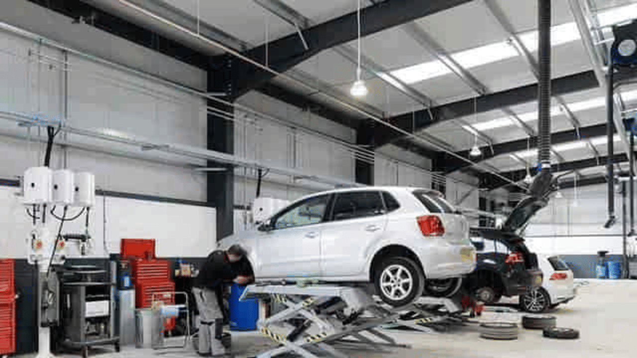 Are you planning to buy an old car, keep these six things in mind otherwise there will be loss