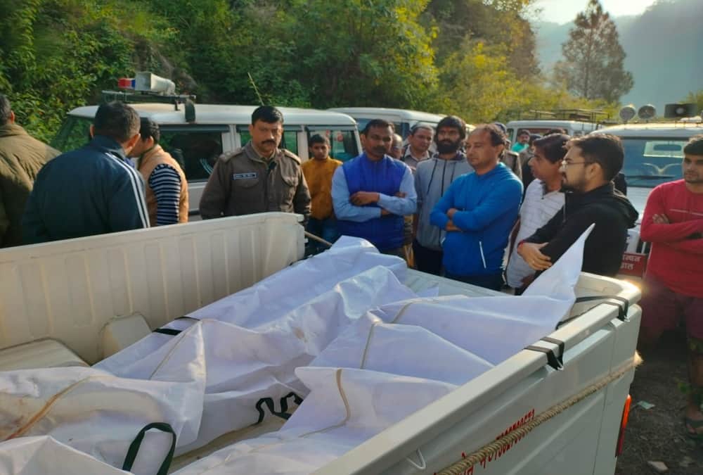 Uttarakhand Pauri Bus Accident: Dead bodies spread everywhere on hill Horrible Photos