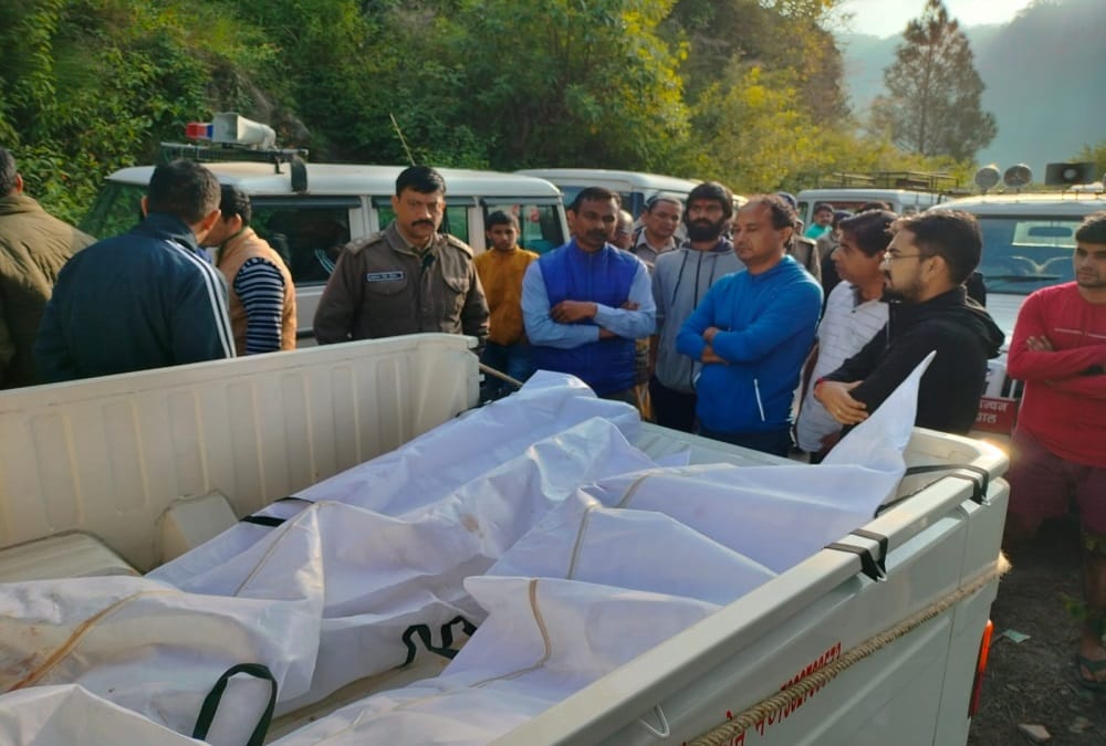 Uttarakhand Pauri Bus Accident: Dead bodies spread everywhere on hill Horrible Photos