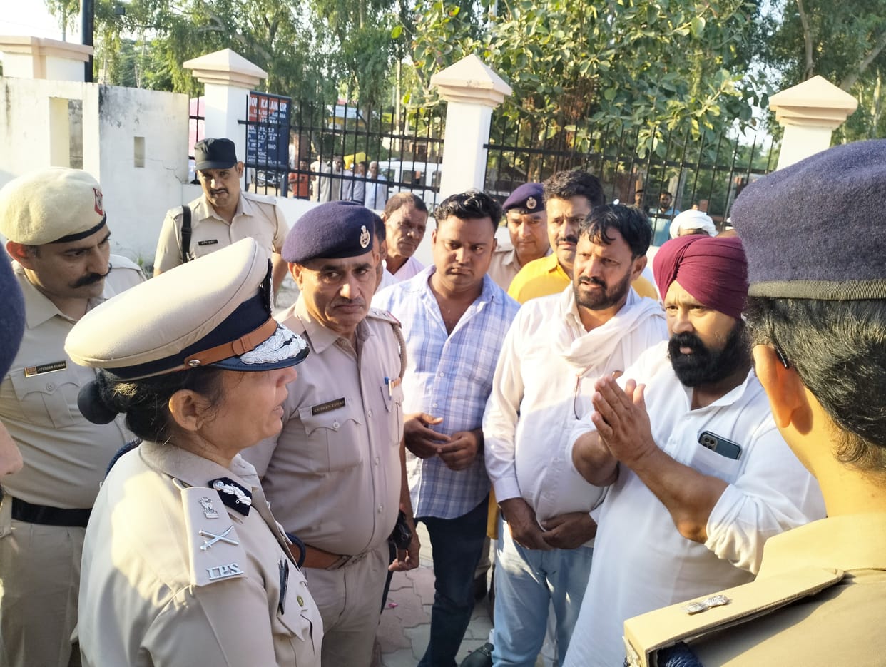 Heavy vehicles coming from inside the city, FIR should not be written by asking caste