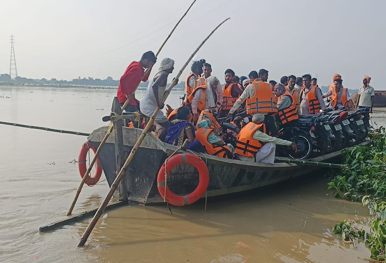 bridge can not be built on river ganga in raebareli because of high water level.
