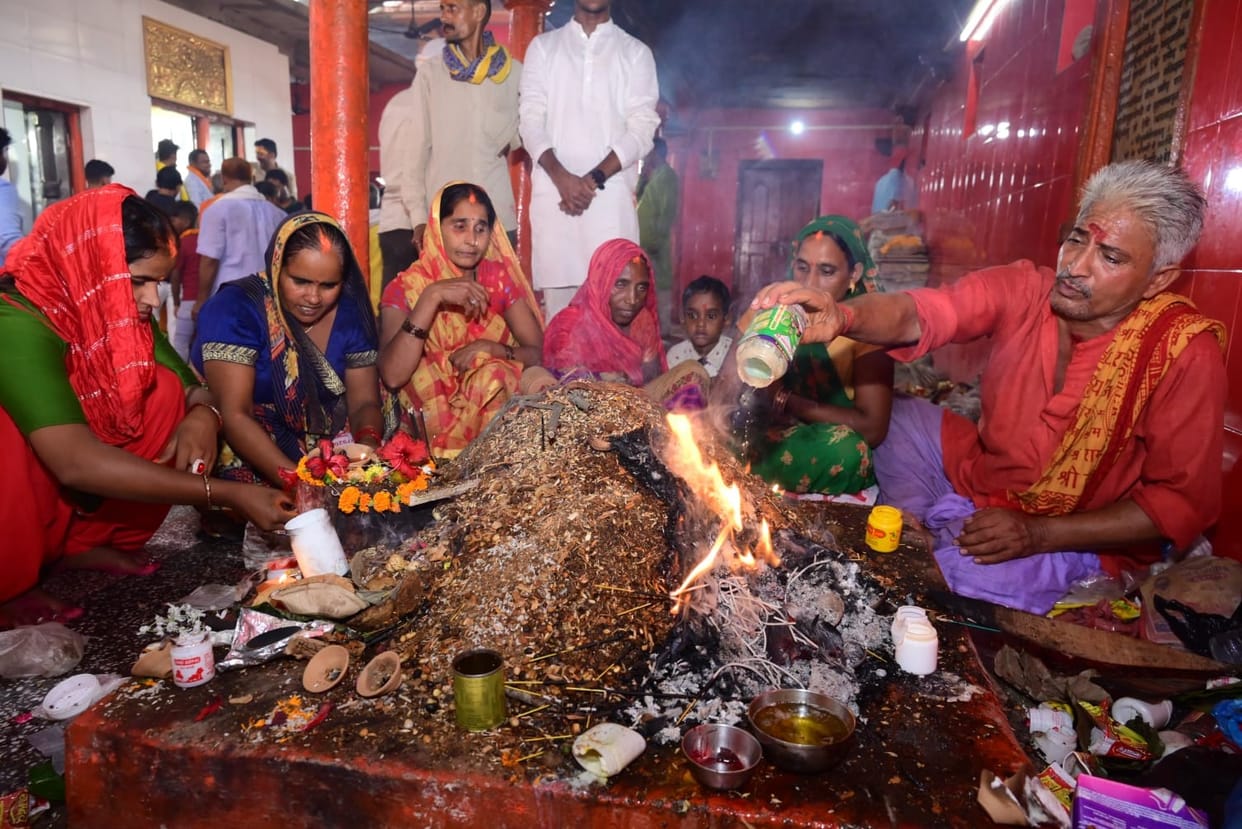 Girls worshiped as Goddess on Navami, Havan took place