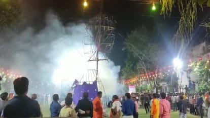 रावण का दहन।