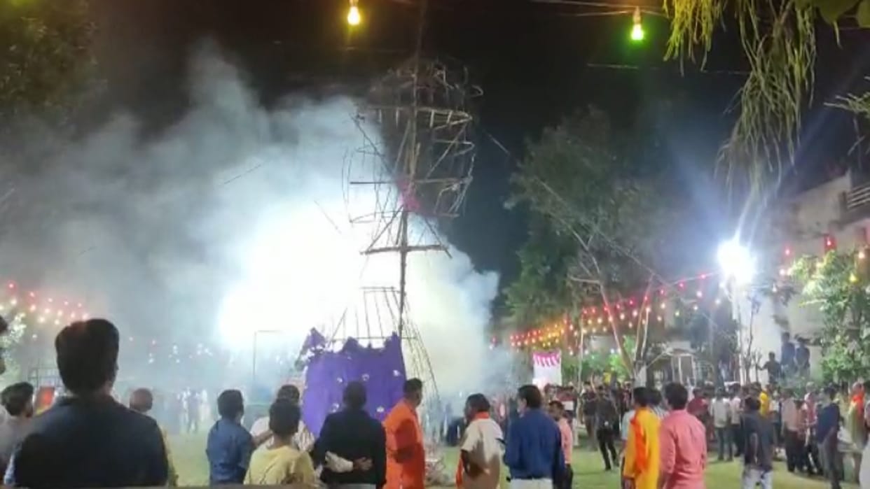 Dussehra 2022: Rawan effigy was burnt at 10 places in Meerut, see photos