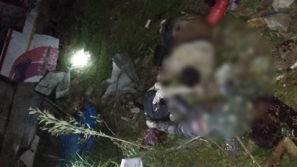 Uttarakhand Pauri Bus Accident: Villagers save many barati after doing rescue in mobile light