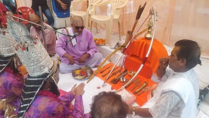 Vishwa Hindu Parishad performs Shastra Pujan on Vijaydashmi, event held at Keshar Bhawan