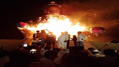 See Kashis Ravana Dahan in 10 pictures People burnt Ravanas family gave a special message