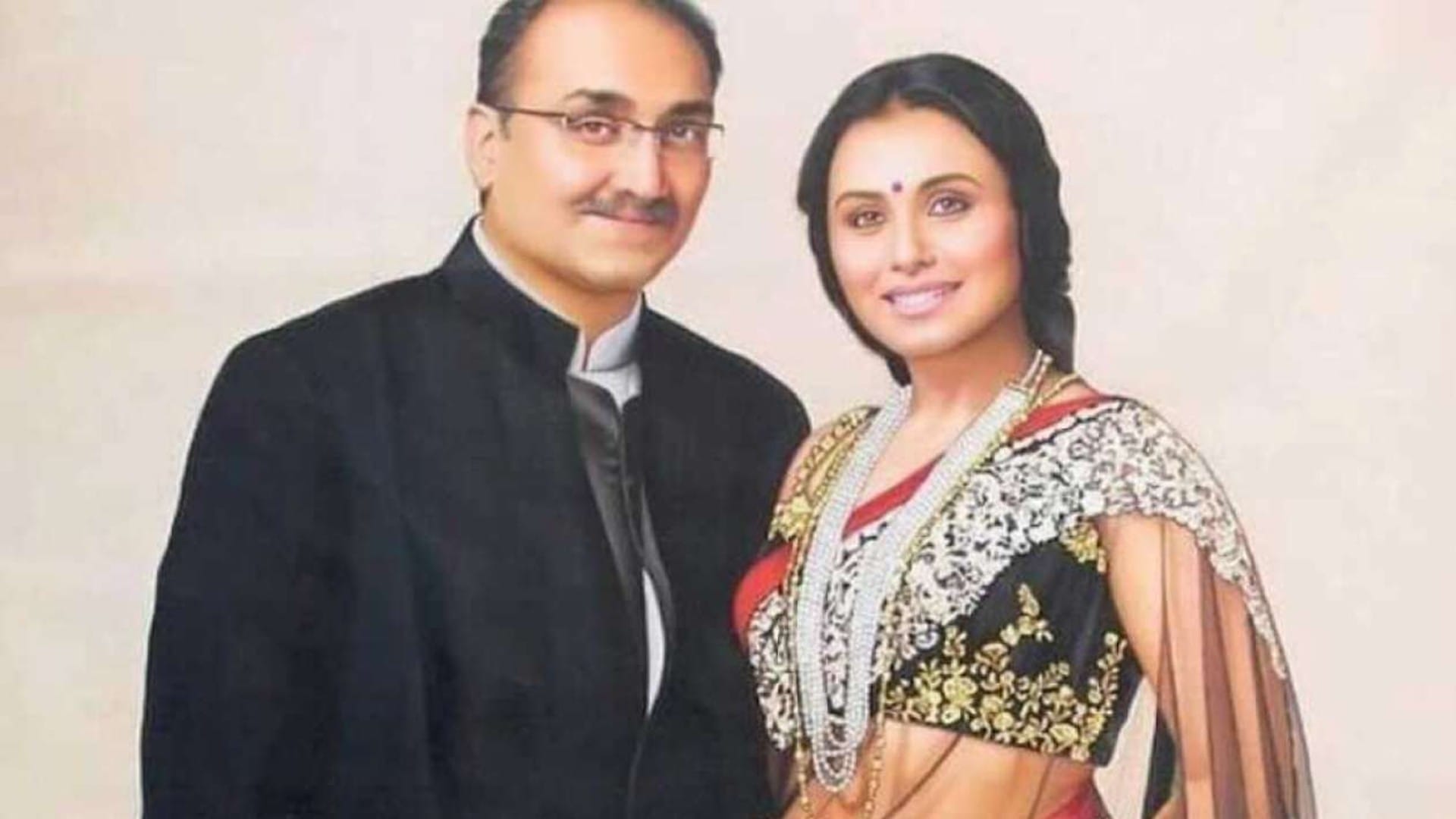 Bollywood Actresses who married with Divorced men Kareena Kapoor Rani Mukherji Shilpa Shetty Lara Dutta