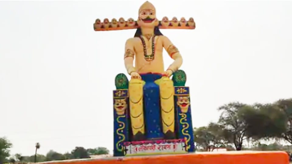 Tradition of cutting the nose of Ravana's effigy on Dussehra
