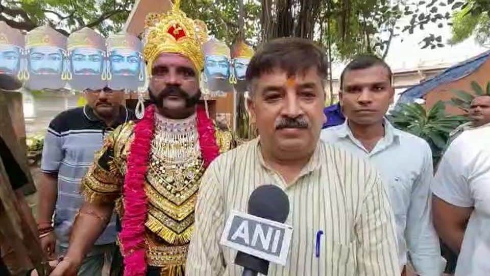Saraswat society people worshiped Ravana in Agra and Mathura on Vijayadashami