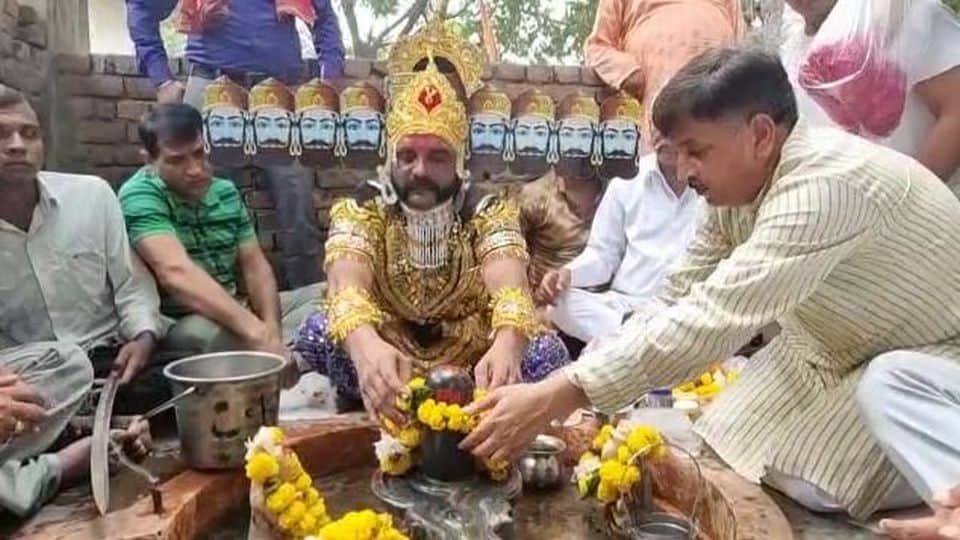 Saraswat society people worshiped Ravana in Agra and Mathura on Vijayadashami